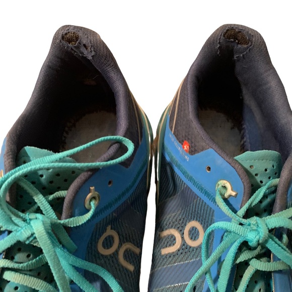 On Running blue lace up sneakers shoes women's size 11 READ DESCRIPTION On Cloud - Picture 6 of 8